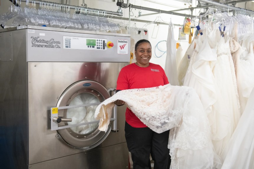 cleaners that clean wedding dresses​